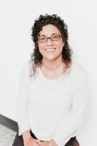 Amy Argyrakis Web Headshot